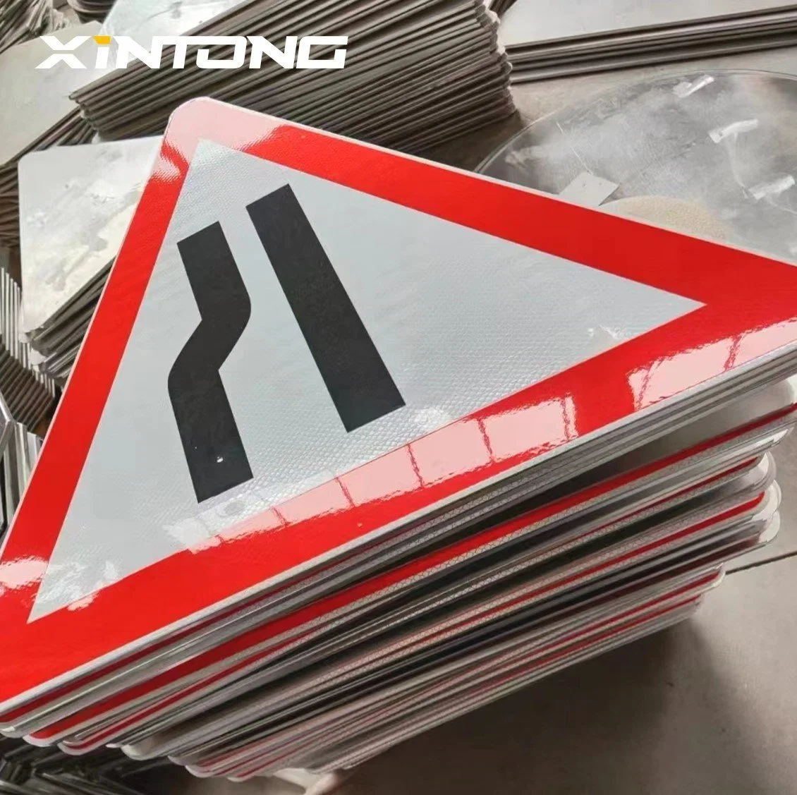 Warning Caution Hotel Xintong 60mm Board Triangle Solar Traffic Sign Hot Sale
