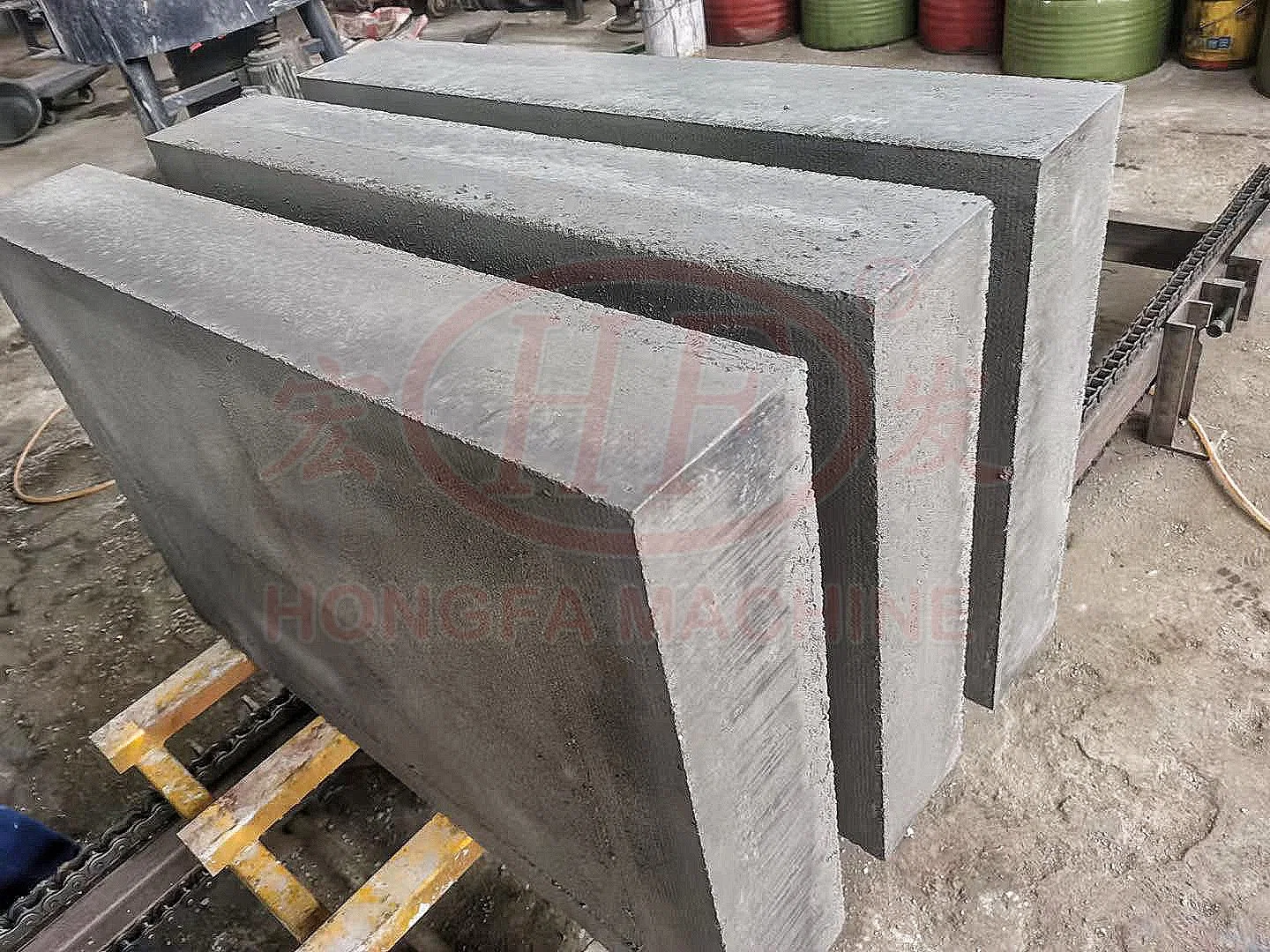 Hft650 Kerbstone Making Machine Road Construction Concrete Curbstone Making Machine Pavement Stone Forming Machine in Oman