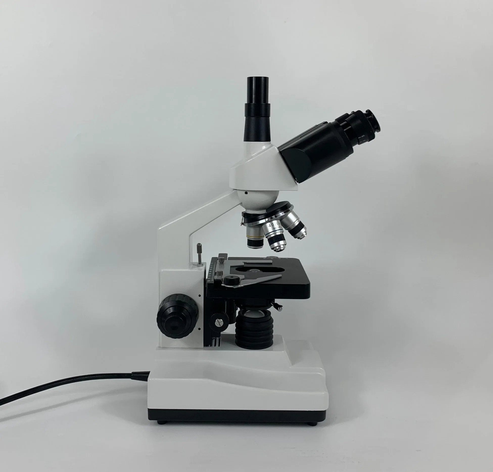 40X-1600X Trinocular Stereo Optical Biological Microscope of Chinese Manufacture Xsp-100sm