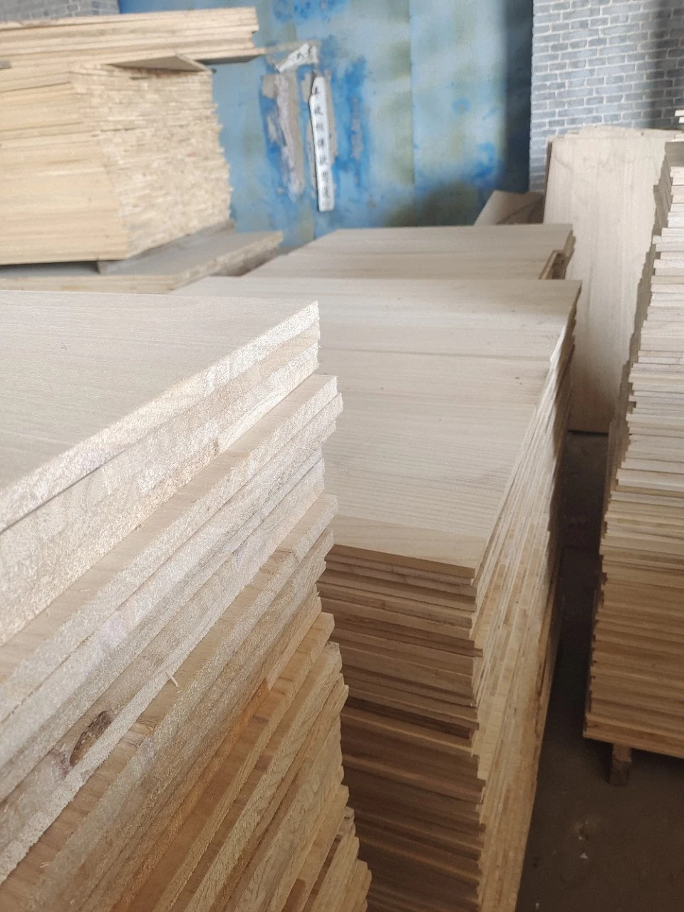 Paulownia Radiata Pine Poplar Oak Solid Wood Panels Skirting Boards Paulownia Glued Board Furniture Wood Paulownia Wood Edge Glued Finger Joint Board M3 Price