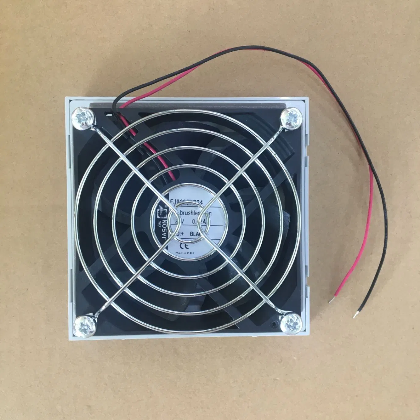 93X93mm IP54 34m3/H 24V DC Filter Fan Fjk6621pb24 for Distribution Board