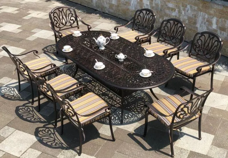 Restaurante Venta caliente nueva terraza jardín Alumium Metal mesa y sillas de comedor Muebles de aluminio fundido en blanco