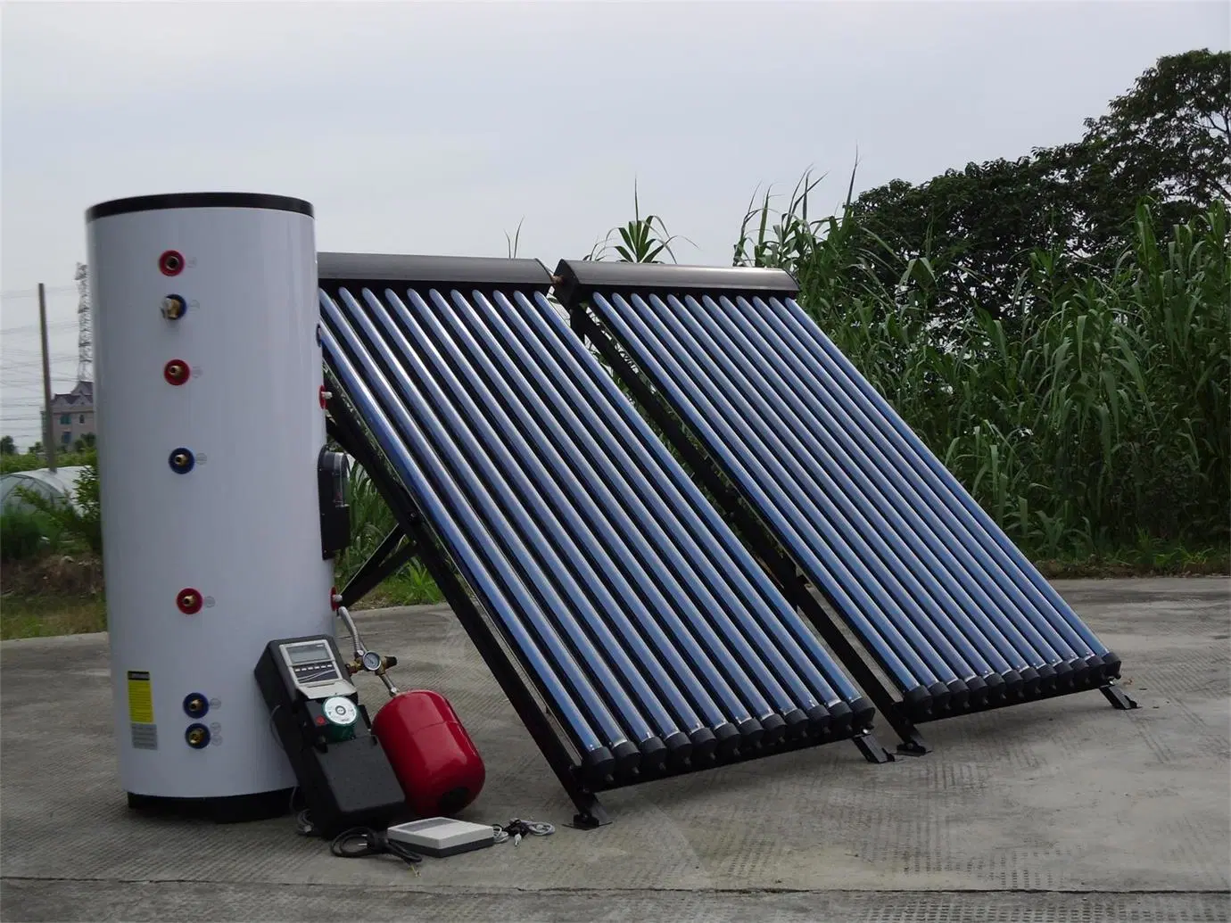 Sistema de calentador de agua solar forzado