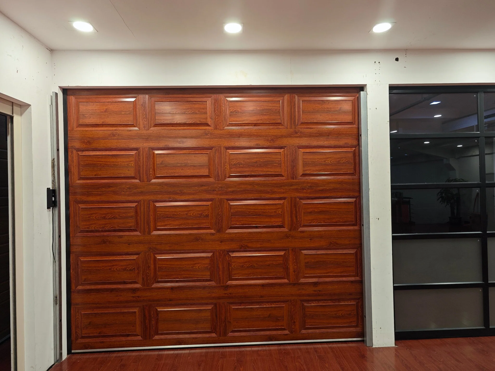 Manufacturer Provides Double-Layer Aluminum Alloy Roller Shutter Doors