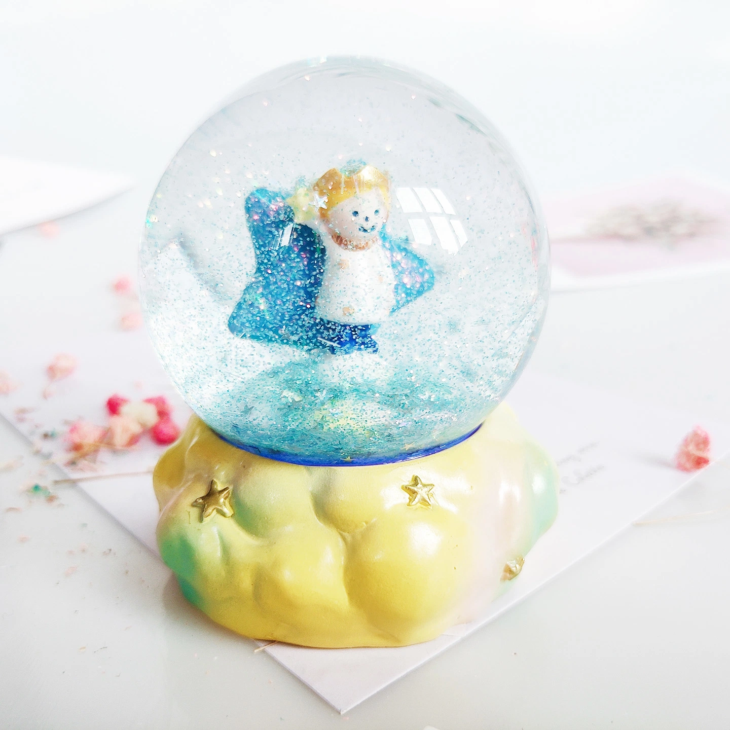 Resin Crafted Glasswater Ball Water Snow Globe Custom Desktop Decor