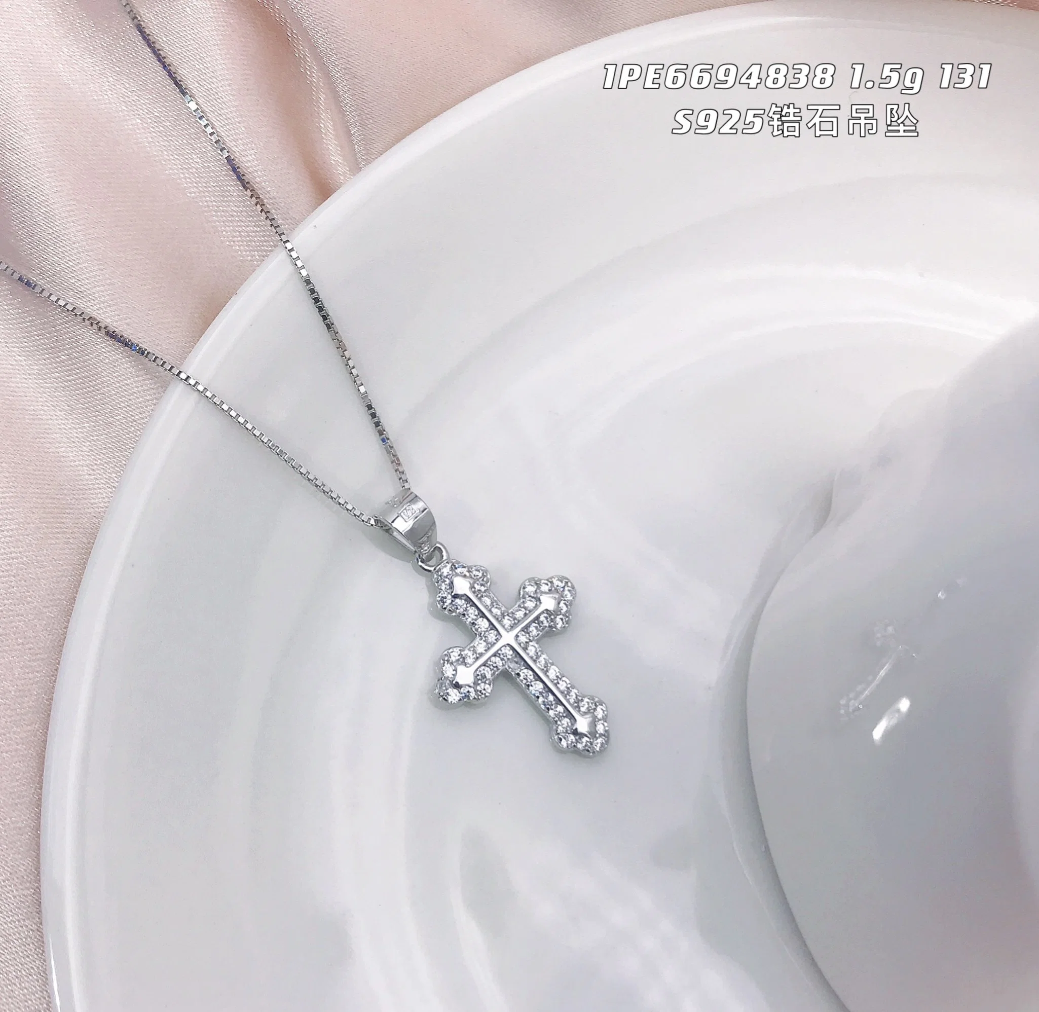 OEM Custom Fashion 925 Silver Jewelry White Stone Luxury Popular Wholesale/Supplier High quality/High cost performance Light Weight Religious CZ Cross Pendant