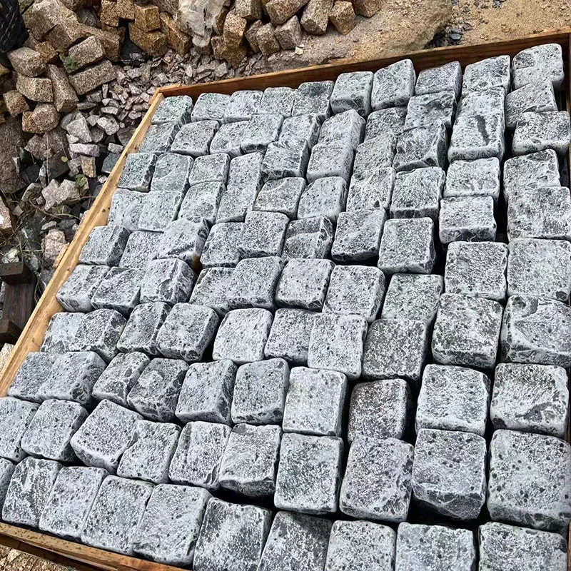 China Black Granite Curb Garden Kerbstone Basalt Paving Stones