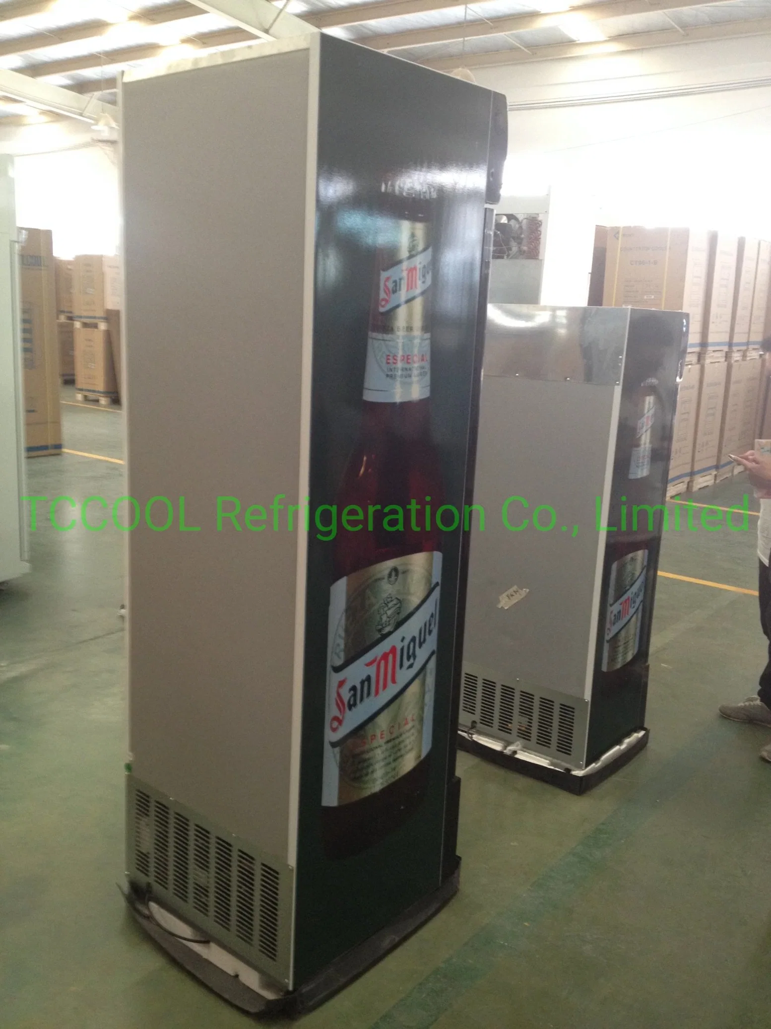 Commercial Vertical Glass Door Refrigerated Cooler for Beer Company