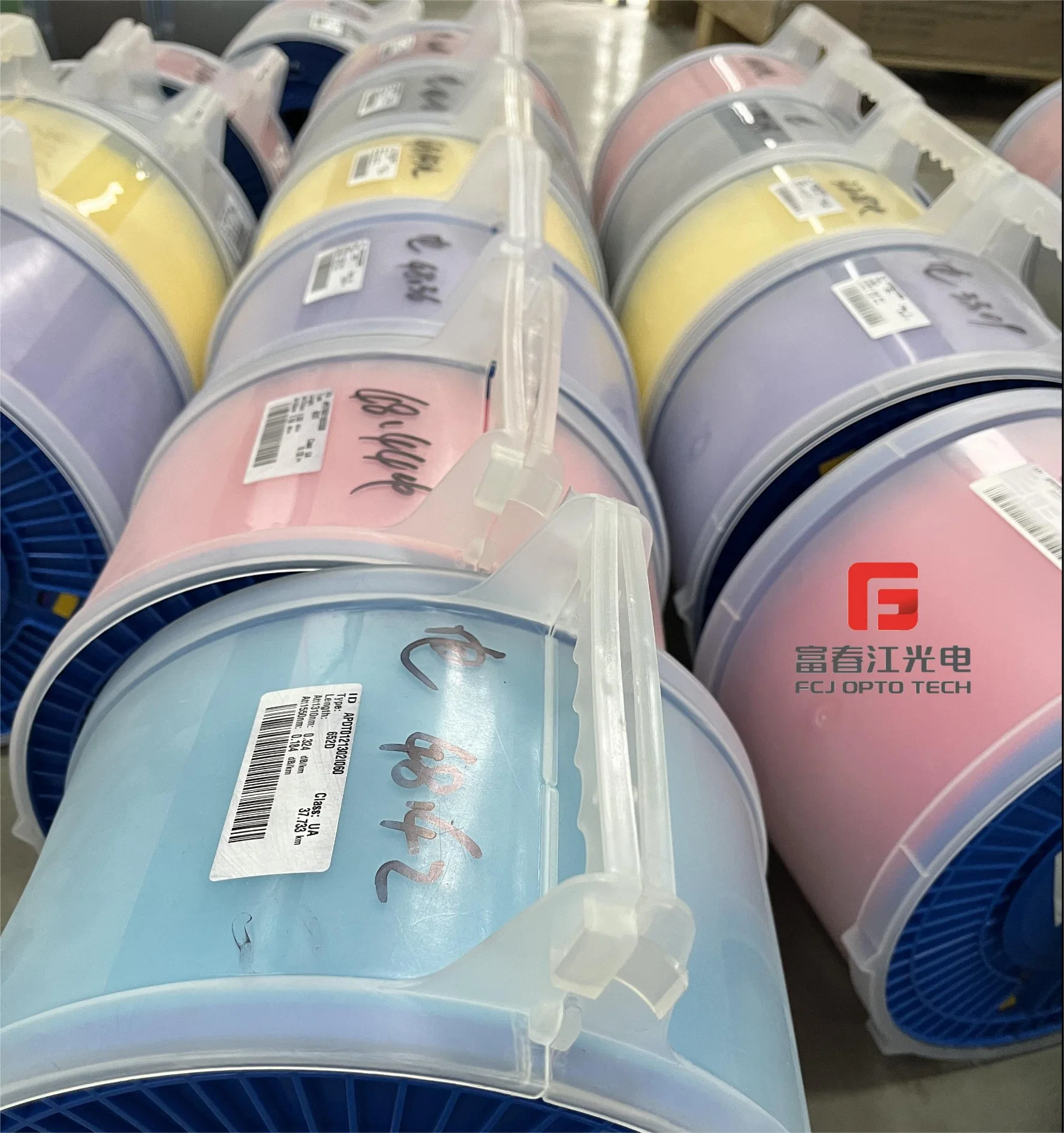 Fcj Factory Customized Very Low Macro-Bending Sensitivity Multimode Optic Fiber Manufacturing