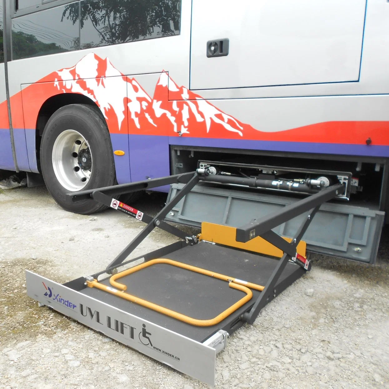Uvl-1300II certifié CE et Emark Bus palan en fauteuil roulant élévateur pour fauteuil roulant de type ciseaux ce chargement 300kg