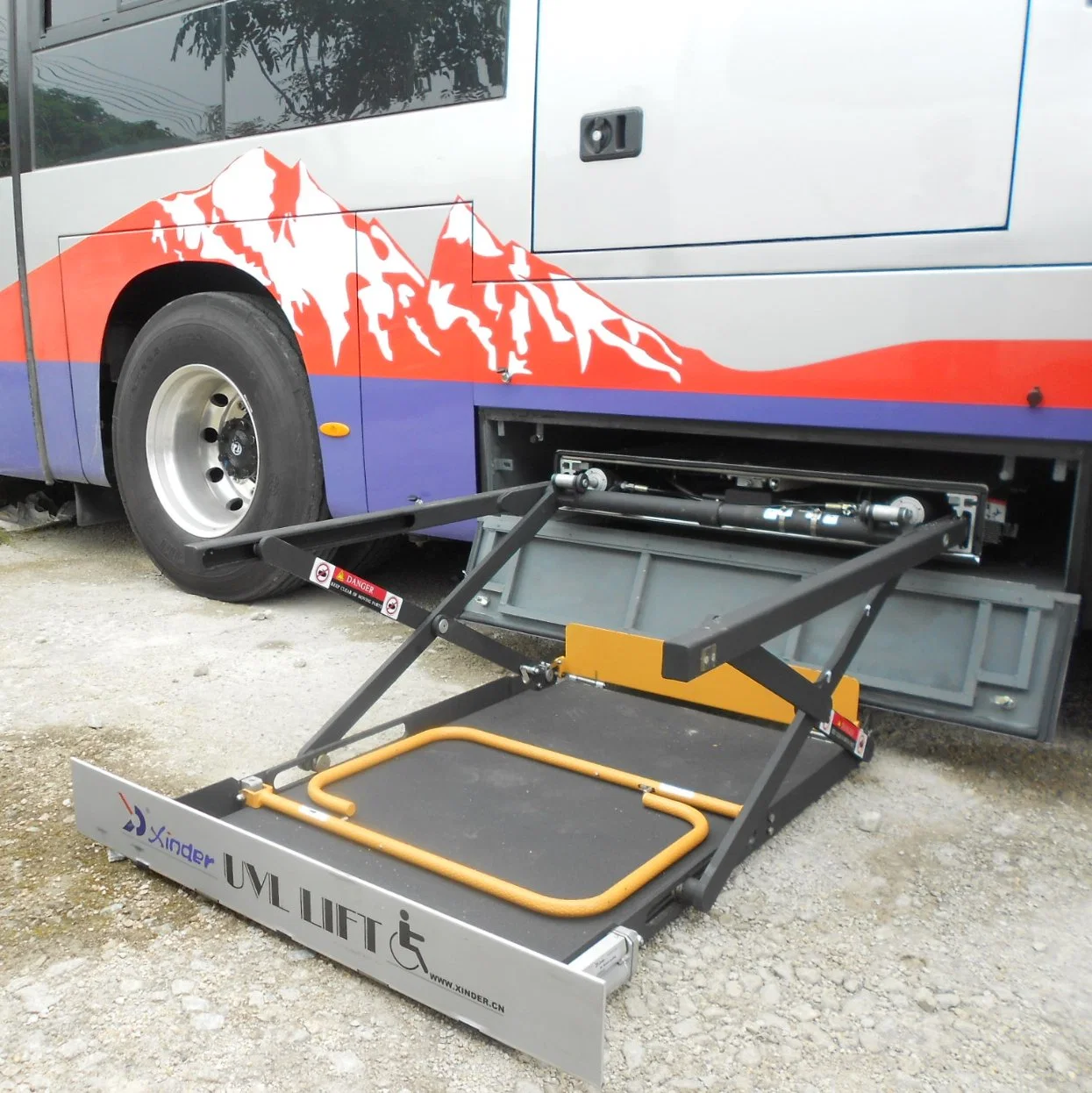 Uvl-1300II CE y certificación de la tijera de Bus Emark elevador de silla de ruedas Silla de Ruedas grúa CE la carga de 300kg