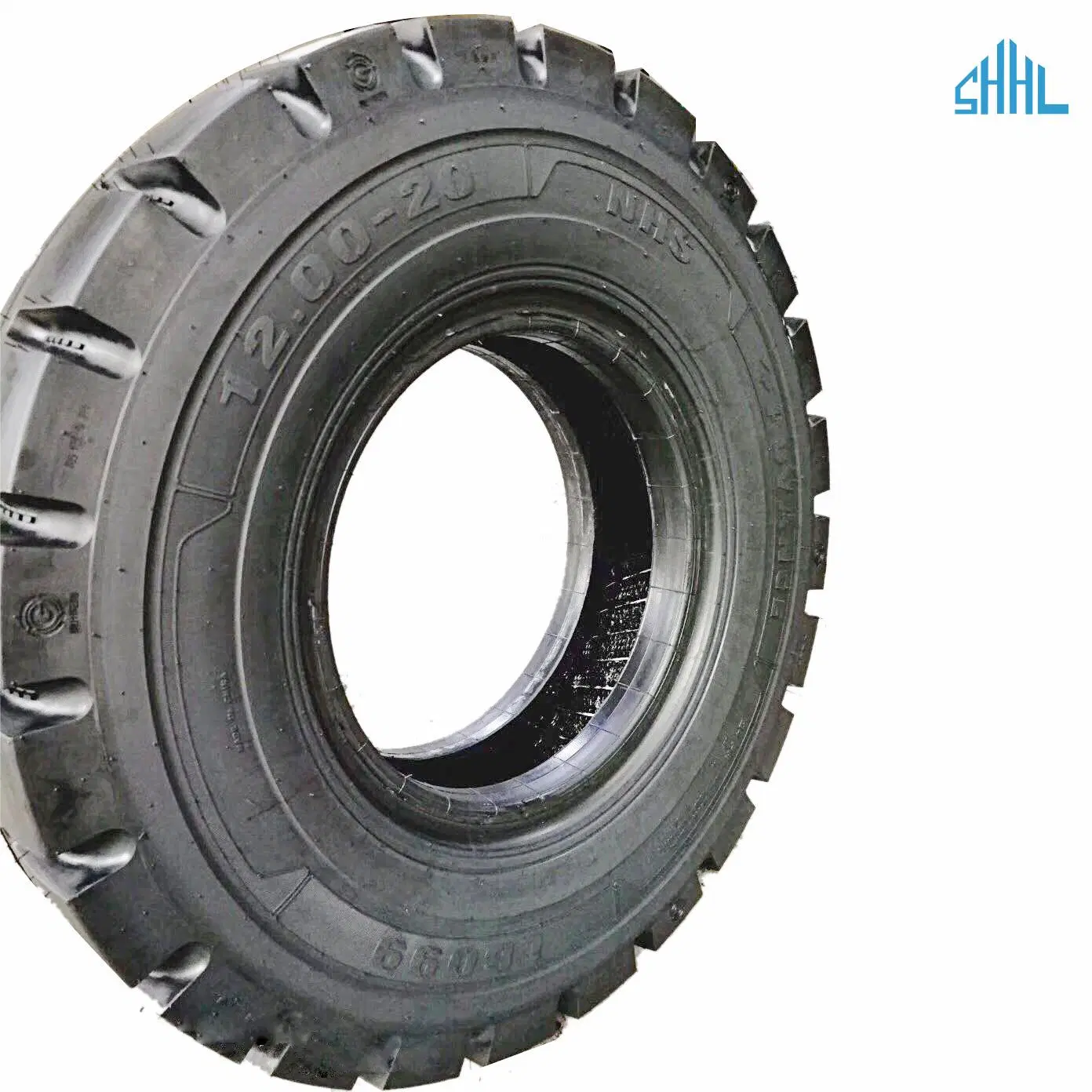 На заводе Chinse All-Steel радиального TBR погрузчика давление в шинах по шине CAN шины легкового автомобиля PCR OTR Выключение дорожной шины сельскохозяйственных шин трактора с промышленной шины