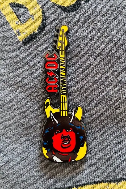 Individuelle Persönliche Metal Souvenir Promotion Geschenk Gitarre Rock Band Musik Cartoon Messing Eisen Weich Hart Emaille Lapel Pin Abzeichen