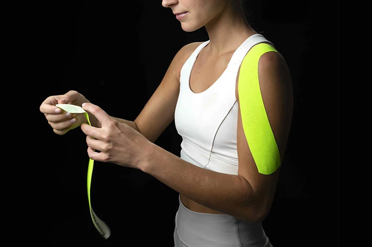 Kinesiotape cómodo Sweatproof piel sin residuos de adhesivo en cinta cinta deportiva Kinesiología músculo del cuerpo de la cinta cinta cinta cinta de elevación de pecho cara