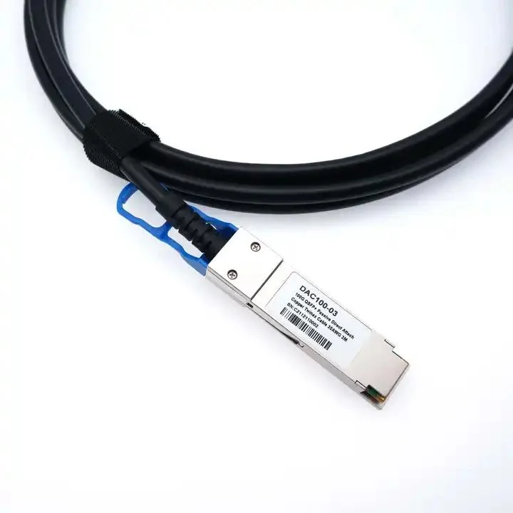 بيع ساخن متوافق مع Cisco الروسي 40g Qsfp+to 4X10g SFP DAC سلك نحاسي مباشر