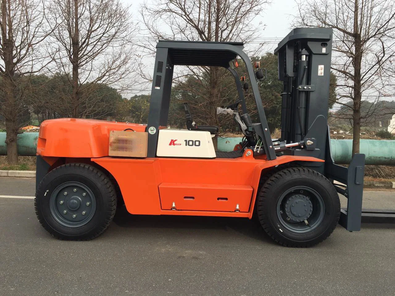 100 toneladas Logística Maquinaria Equipo de elevación Cpcd100 Diesel tractor de elevación