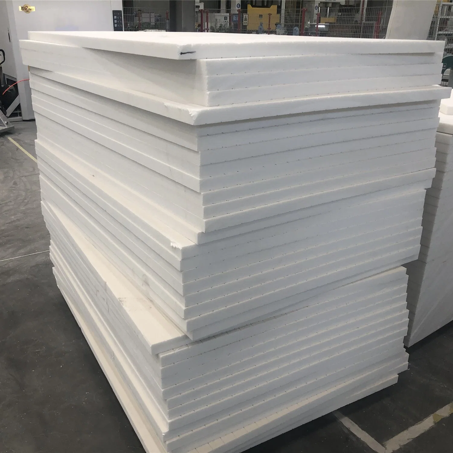 Sandwich Composite PP Core Honeycomb Board with a Thickness of 9-60mm Is Used for RV and Dry Truck Boxes