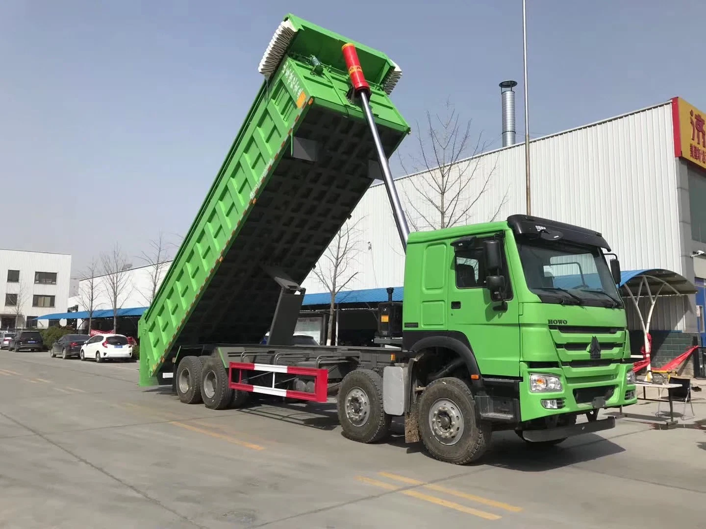 SinoTruck HOWO 12 pneus 28 30 mètres cubes 40 tonnes Pièces de chariot élévateur