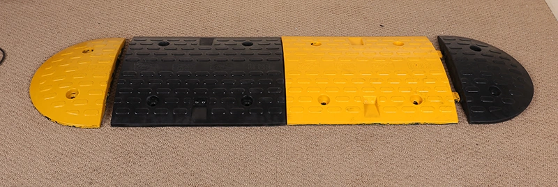 500*300*45mm Portable Rubber Road Hump Speed Bump