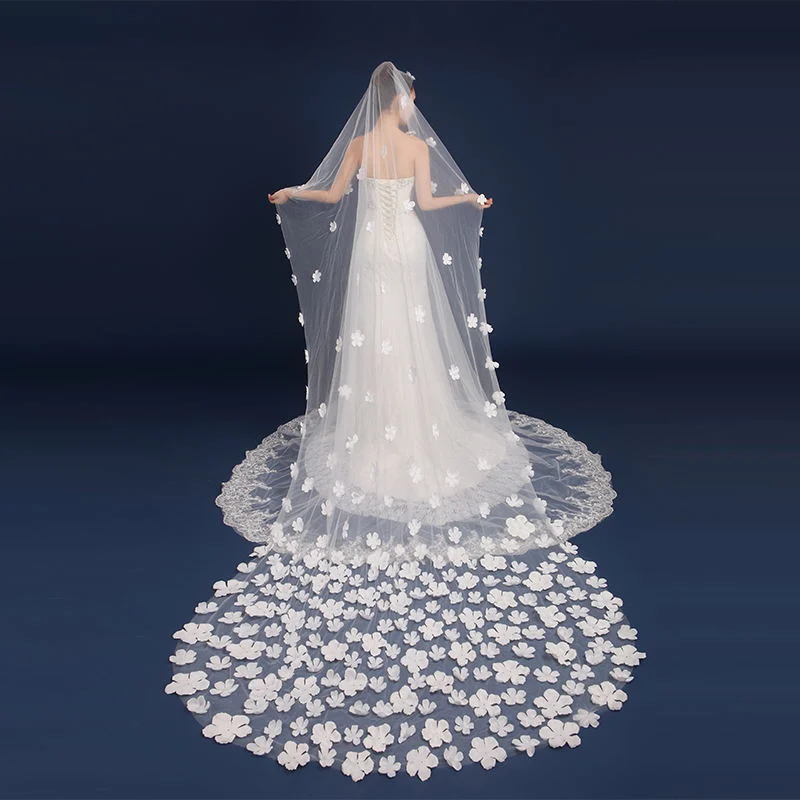 New Long Tail Petal Wedding Dress Wedding Dress Accessories