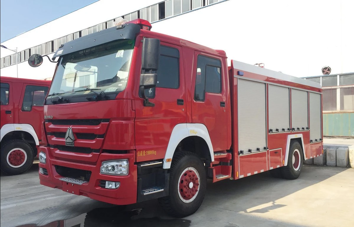 HOWO 280/320 HP Rescue Water Foam Fire Engine 4X2 Fire Fighting Truck