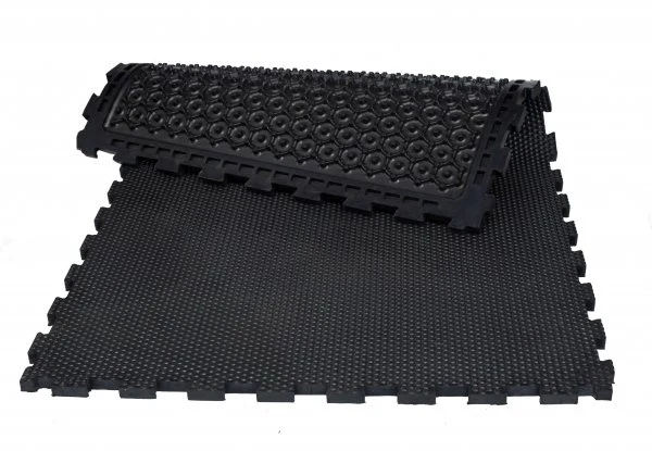 Anti-Slip Comfortable Soft Cow Stable Rubber Mat Horse Rubber Floor Matting 4X6FT Interlocking Rubber Flooring