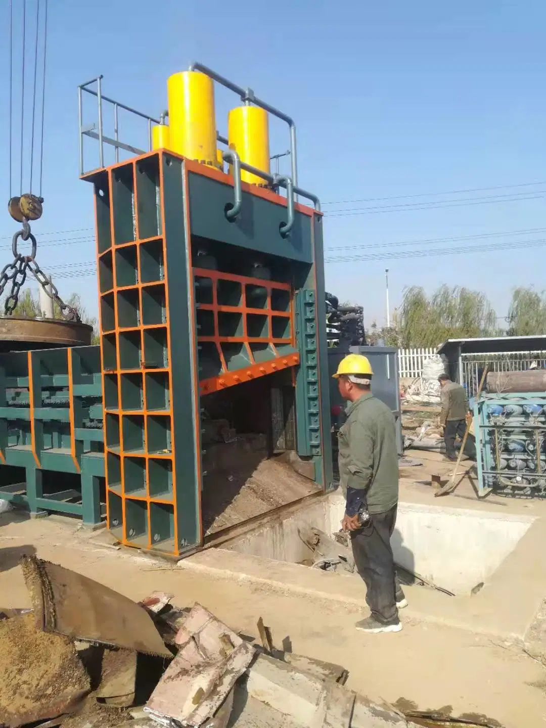 Tipo de gantry Plancha de chapa de acero máquina de esguirnamiento hidráulico de chatarra Cizalla del gantry de alimentación automática de la máquina de cizalla