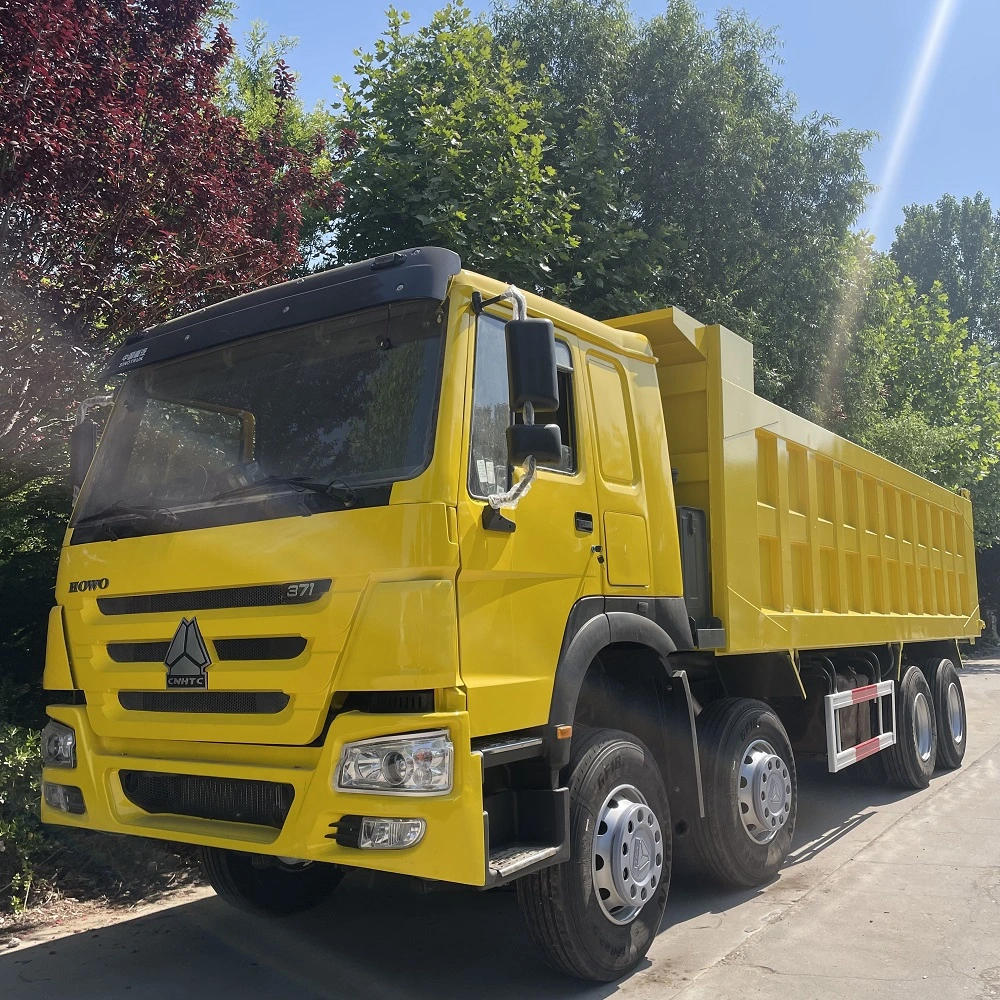 شاحنة شحن جديدة/مستعملة من طراز Sinotruk HOWO 8*4 30cbm 60 طنًا شاحنة التفريغ ذات القطارة