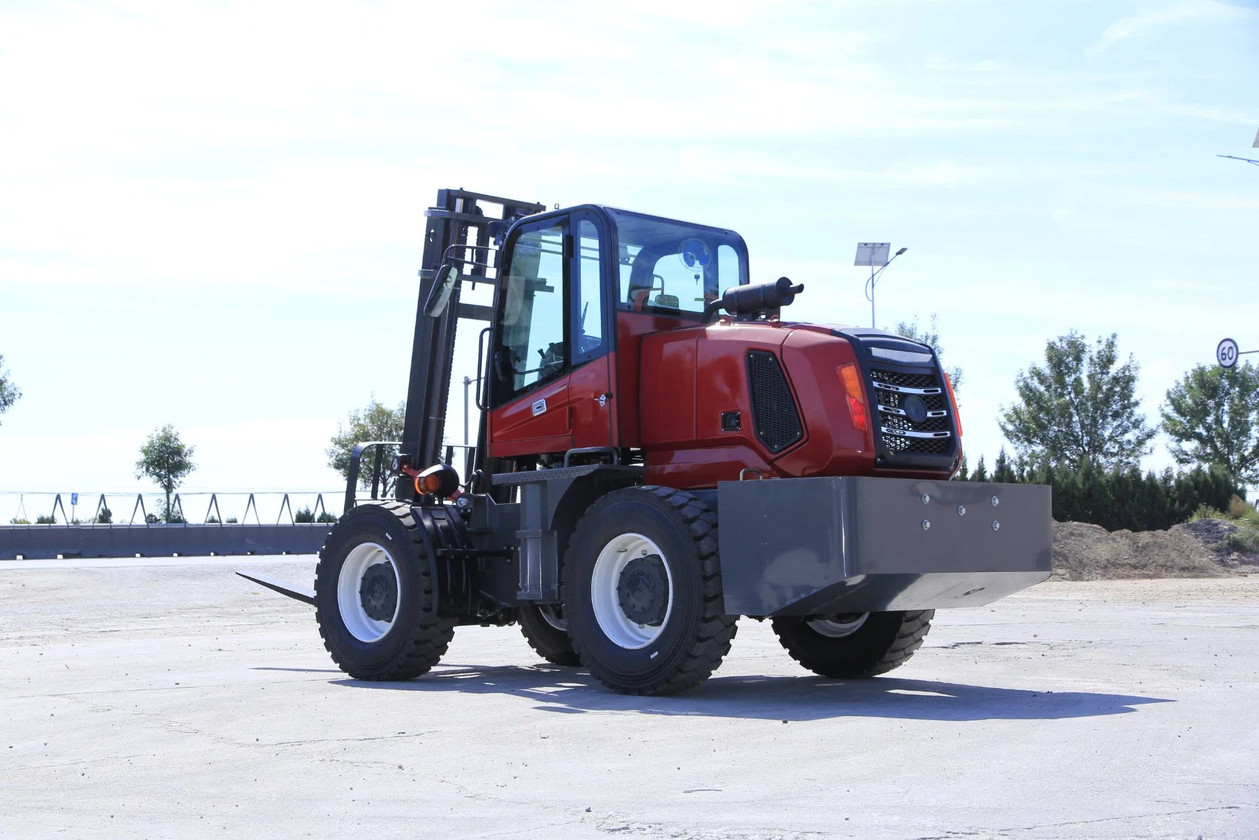 T Obemac Chine tout nouveau terrain accidenté chariot élévateur à fourche 2tonne 3.5TON 2.5TON 3tonne 5tonne Stacker chariot élévateur à fourche diesel