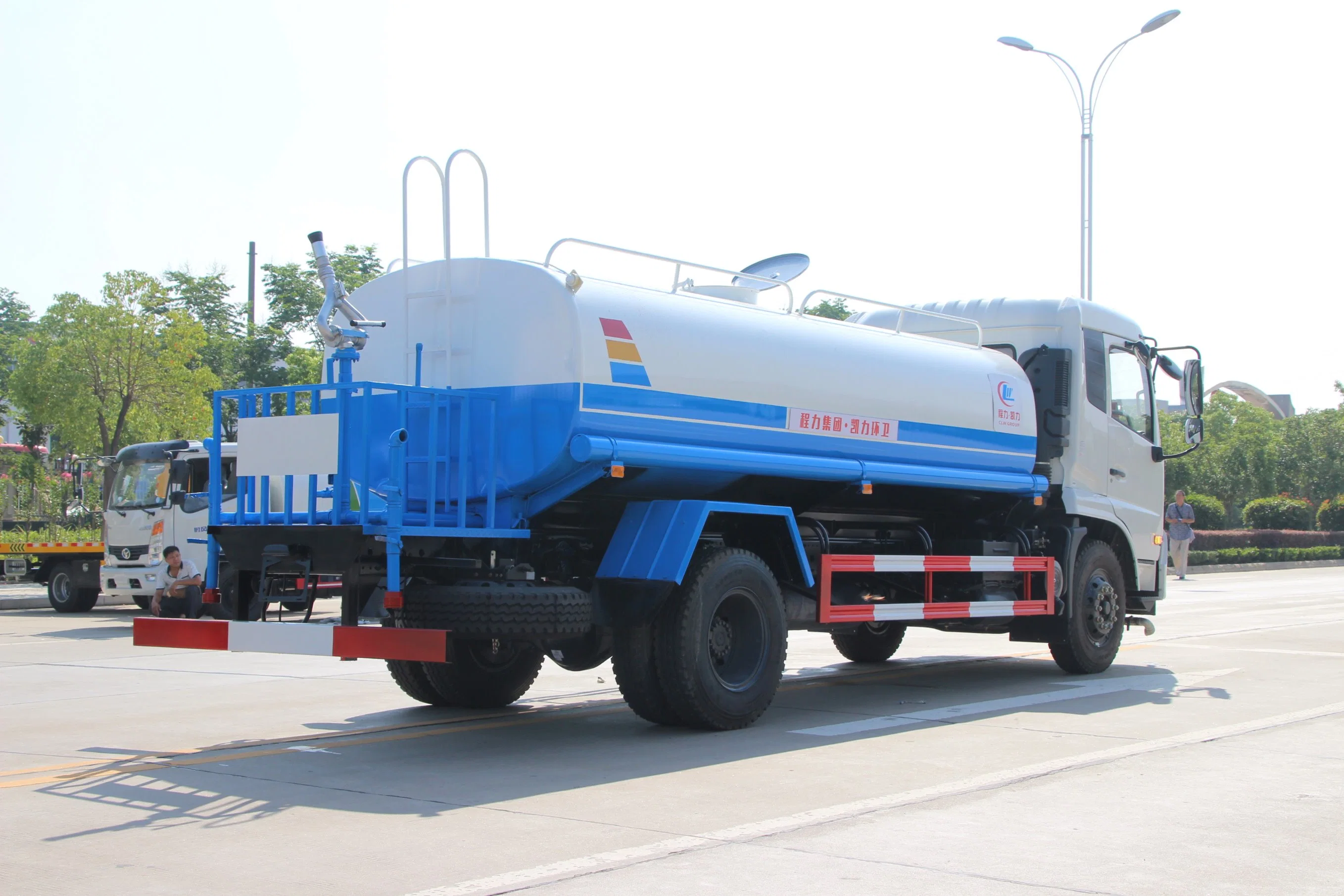 Hot Sale 10-12ton Dongfeng 4X2 Water Sprinkler Tank Truck China Water Spraying Tank Truck Water Sprayer