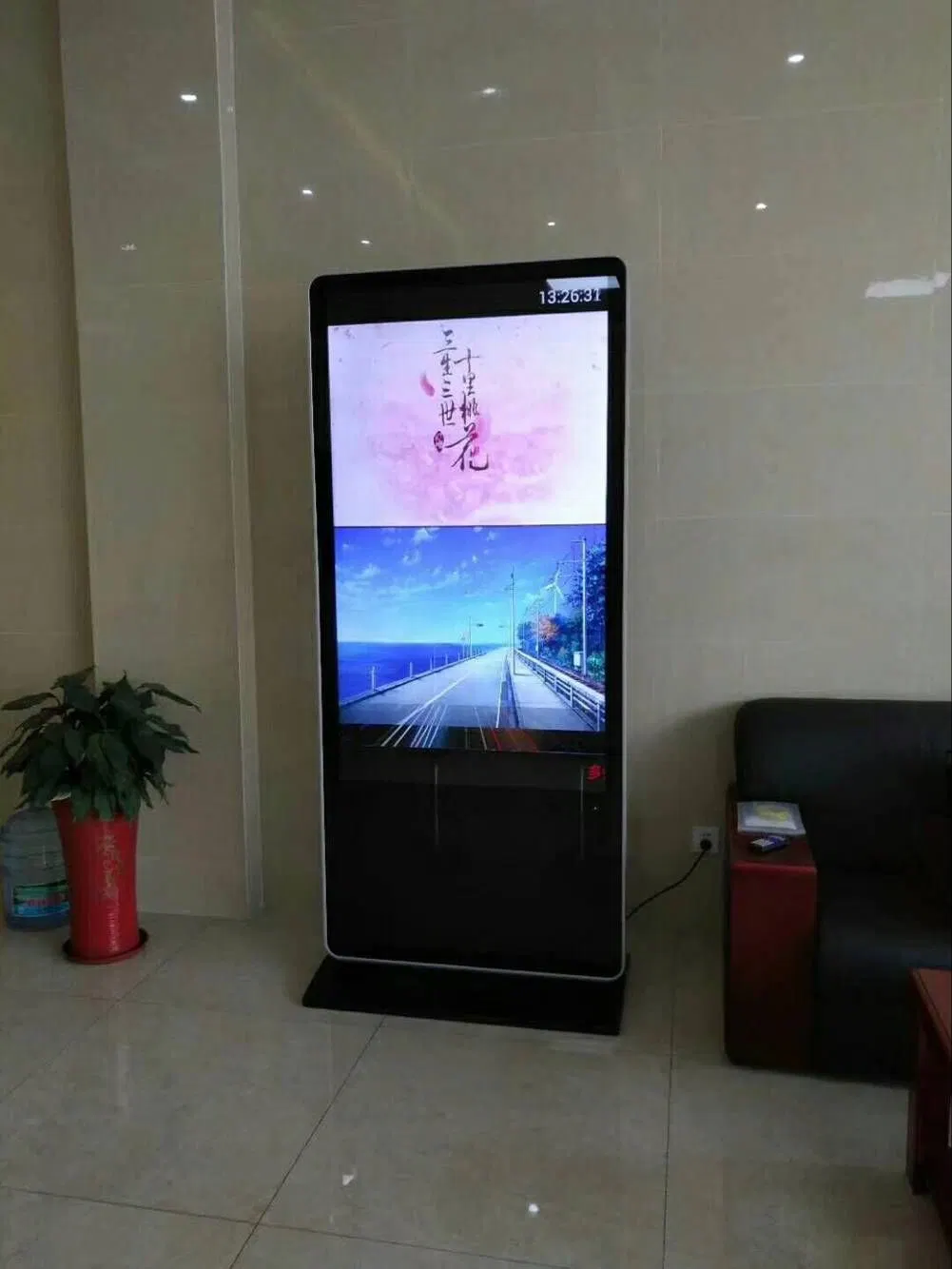 Free Standing Vertical Screen Board Indoor Digital Advertising Signage