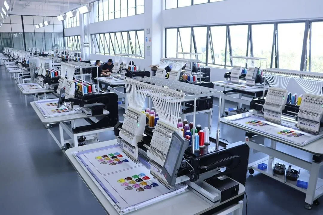 10 Years Motor Warranty! Holiauma Factory 2 Head Flat /Hat/ 3D/ Leather/ Computer Embroidery Machine with 400*500mm Area 15 Colors China Top Quality