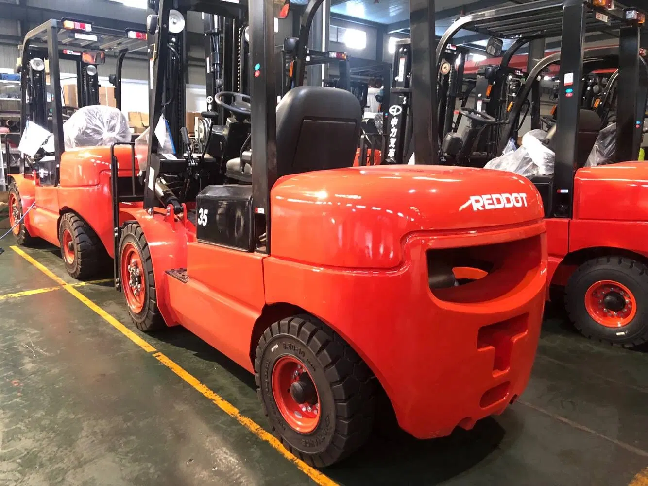 Carro elevador da série Redlift Hot Sale T3, com 3.5ton a diesel e confortável Funcionamento e grande flexibilidade capacidade de 3500 kg Manutenção fácil