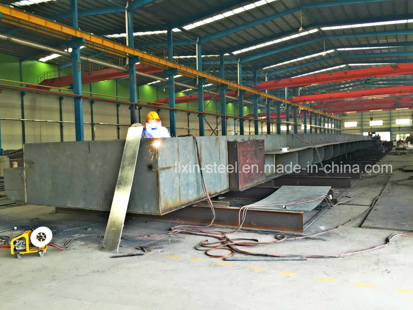 Prefabricated Steel Structure Professional Foot Bridge with Steel Deck Flooring