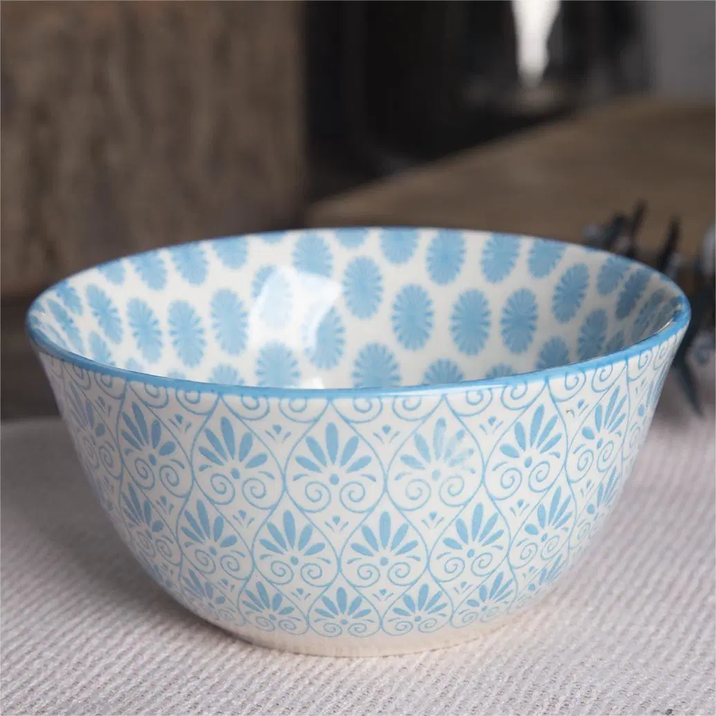 Peint main de couleur bleu et blanc et des aliments en céramique en porcelaine de petit-déjeuner de la soupe de nouilles ramen bol de riz des baguettes Gift Sets