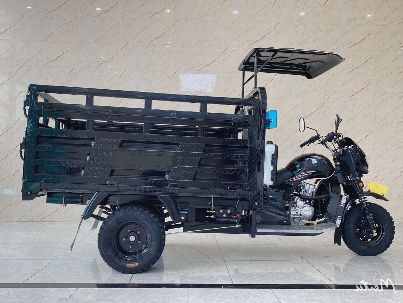 La moto tricycle essence à moteur de transport motorisé à vidage plus avivant Pour le chargement