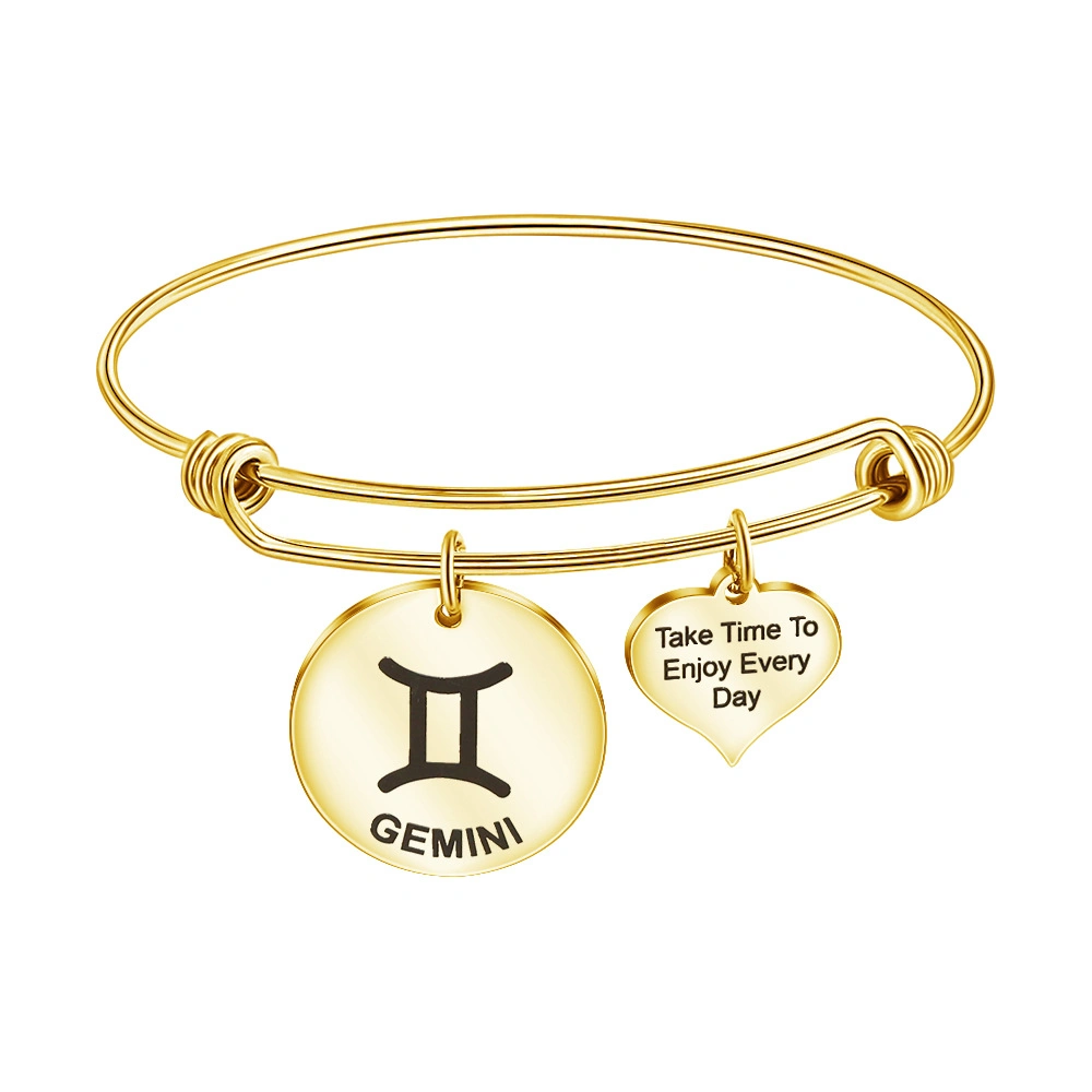 Nome personalizado personalizado gravado Lucky Blangle Charm pulseira dia das mães Presente