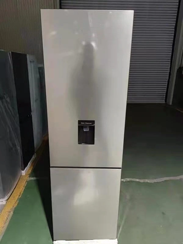 La parte inferior de la puerta doble Smeta refrigerador congelador frigorífico con dispensador de agua