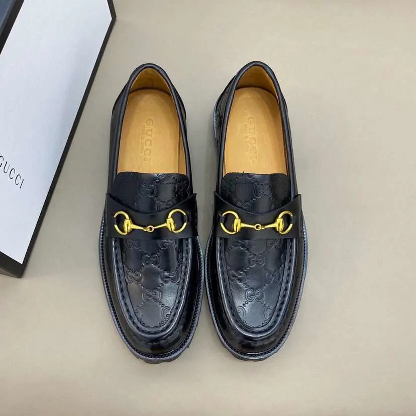 Simple Fashion New Men&prime; S Leather Shoes Peas Shoes Luxury Men Shoes Clutch Shoes Men Shoes Luxury Shoes Men Fashion Shoes