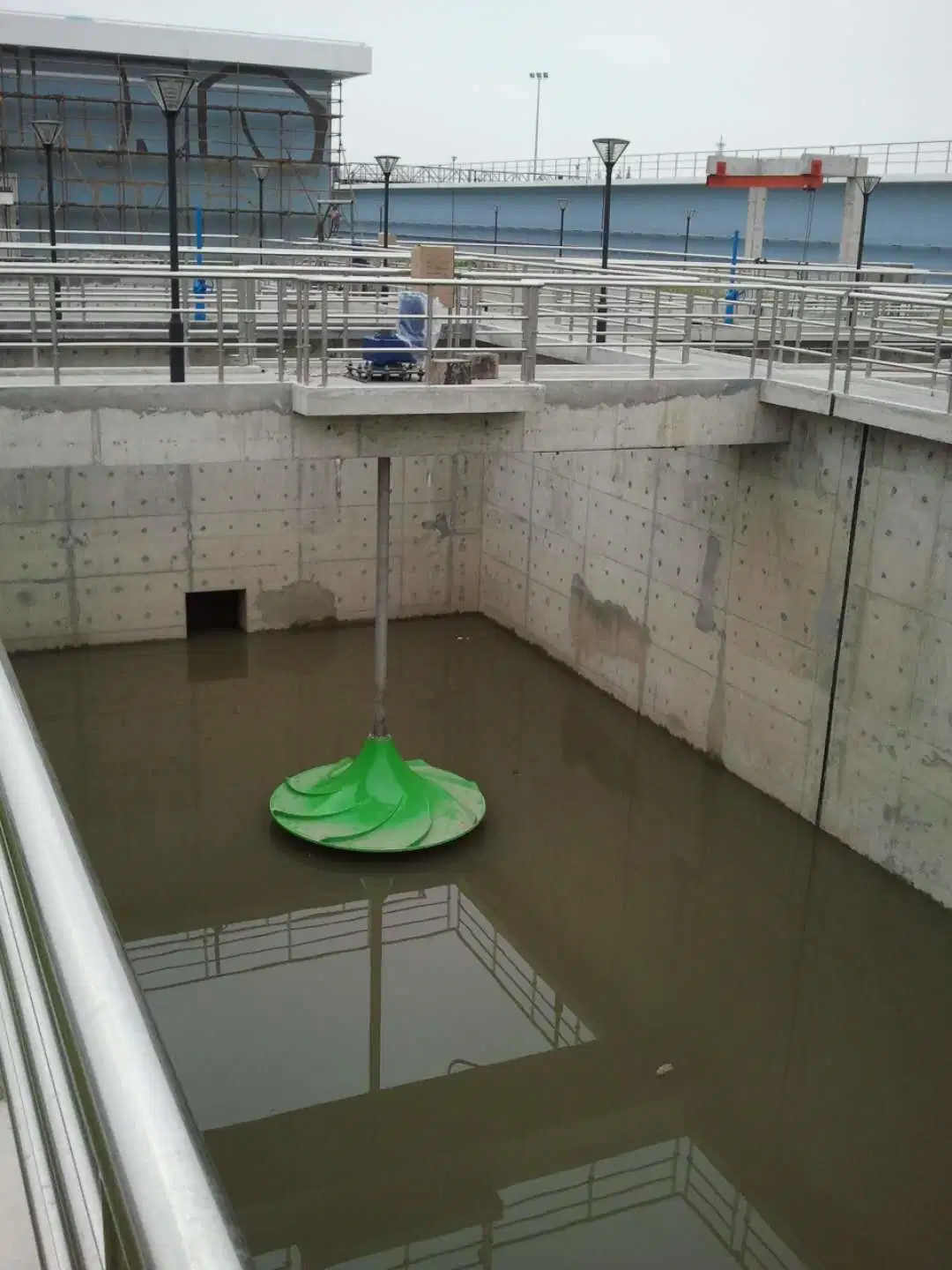 Para tanque de nitrificación y tanque de desnitrificación turbina vertical de fácil instalación Mezclador