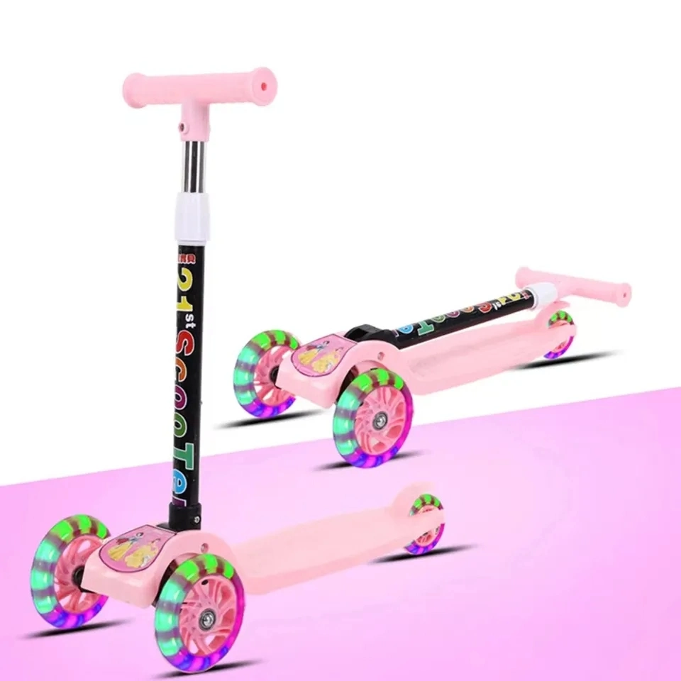 Heiße Verkäufe durch Hersteller Neues Design faltende Kinder Roller Großhandel/Lieferant Günstige Pedal Bike Fuß drei / Räder Flash Kinder Scooter auf Lager