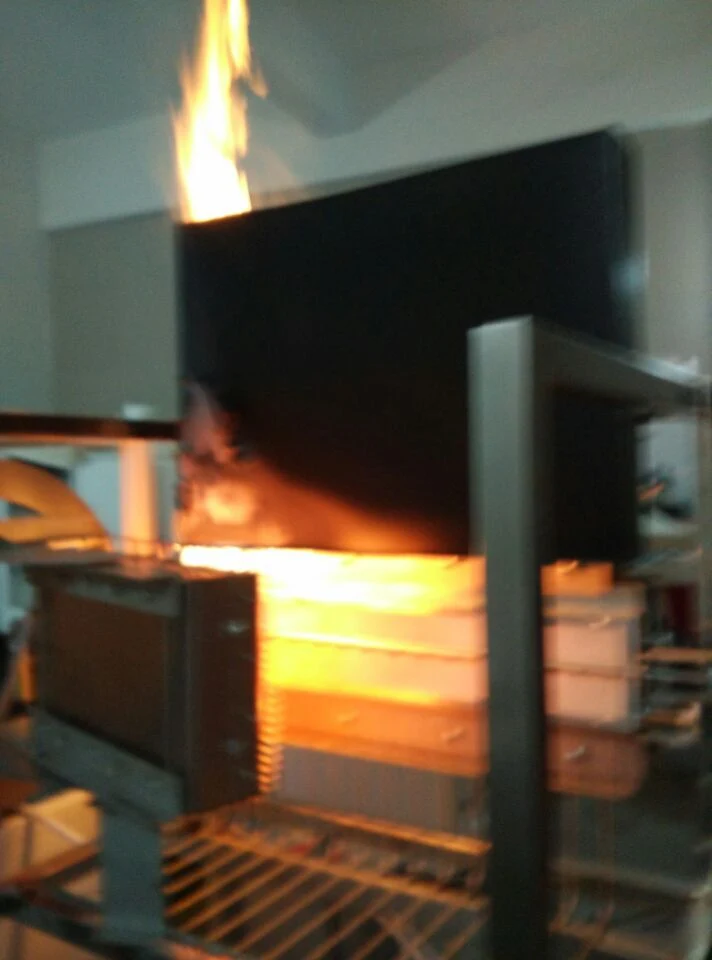 Machine de test d'étalement de flamme à panneaux radiants (FTech-ISO5658)