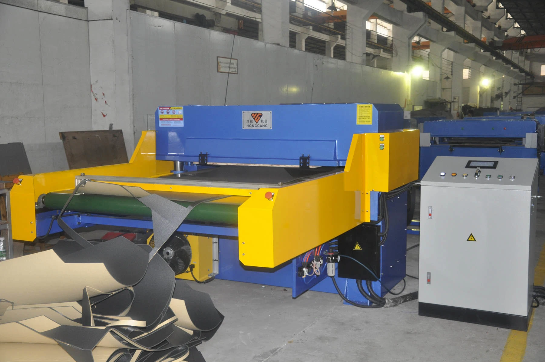 Continuous Feeding Precision Textile Cutting Machine Hydraulic Cutting Machine (HG-B60T)