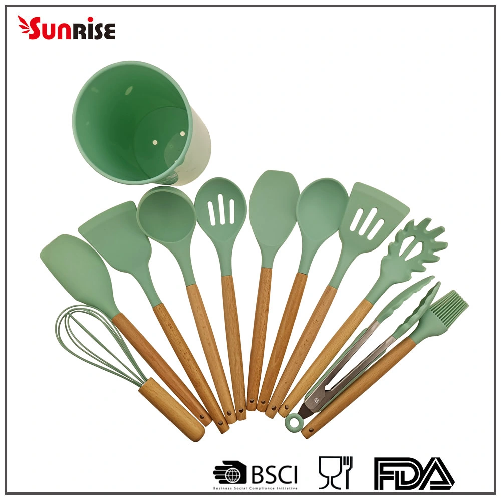 Hot Sell Kitchen Products Kitchen Tools Silicone Solid Spoon (KTS114)