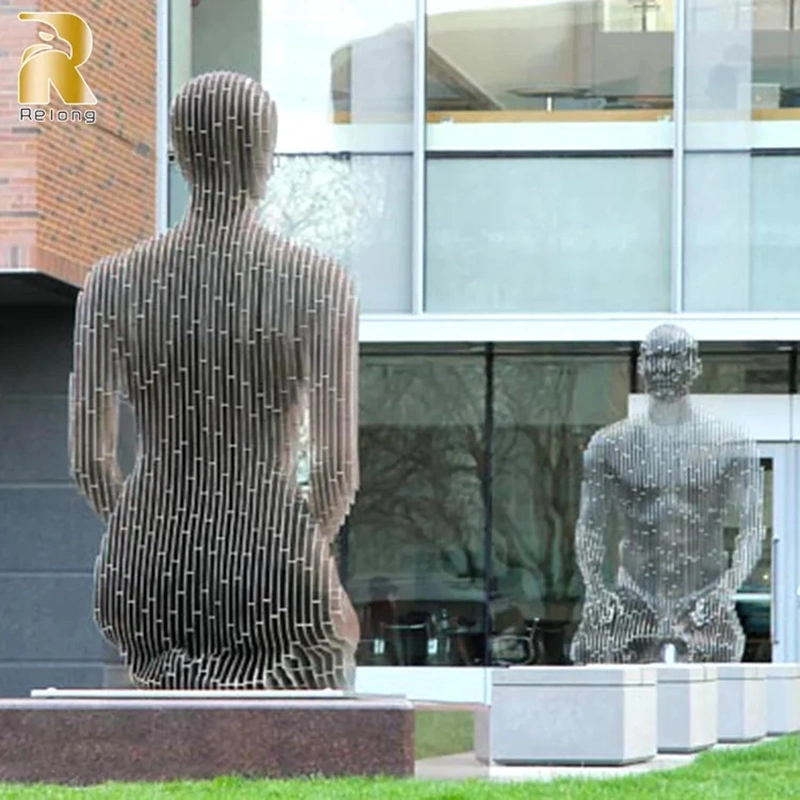 La alta calidad famoso metal moderno abstracto en el exterior de acero inoxidable estatua de rodillas a desaparecer la figura de la Escultura