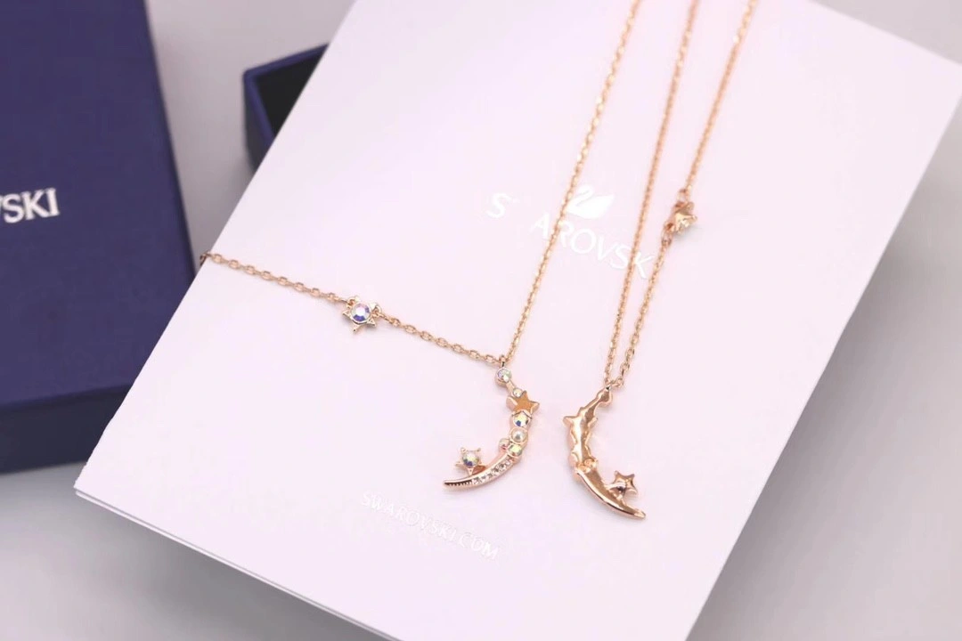 Famous Brand Fashion Women Necklace New Design Moon Pendant Ladies Necklace