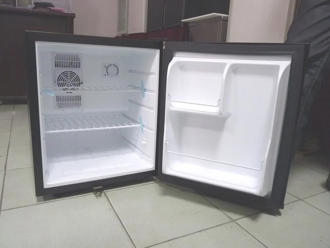 Glass/Solid Door Hotel Mini Bar Fridge Professional Hotel Mini Fridge