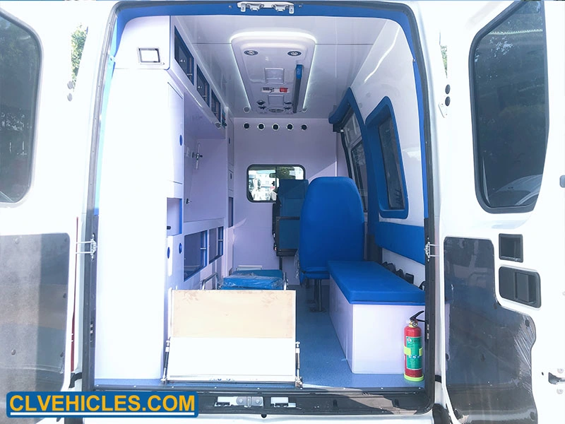 Chengli Brand 4X2 Diesel Engine Manual Ward Type Ambulance Vehicle