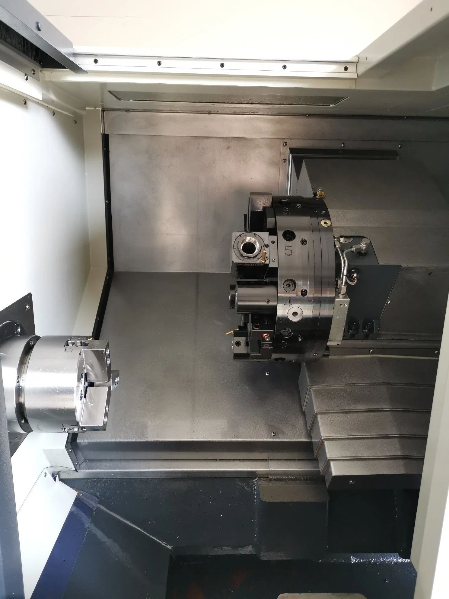 High Precision Slant Bed CNC Lathe Machine with Taiwan Technology (BL-S40/40M)