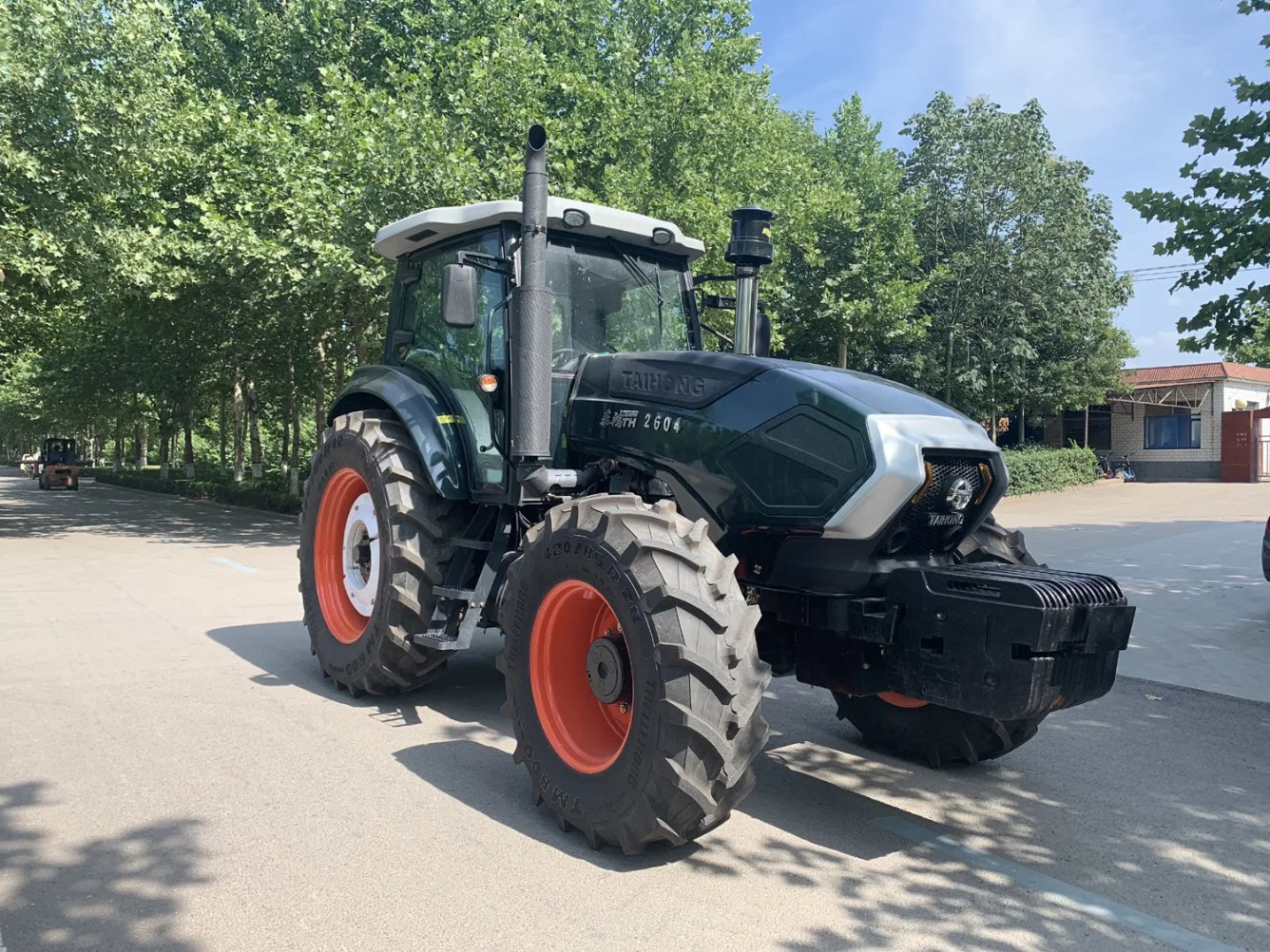 Weifang Taihong 260HP Agricultural Tractors with Raidial Tire